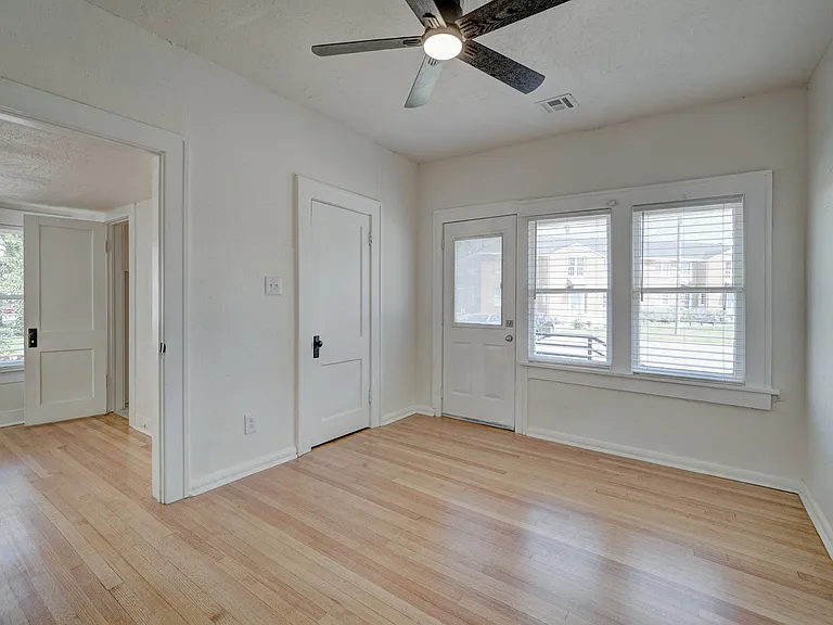 2923 N Walker Ave #2 — Photo 10