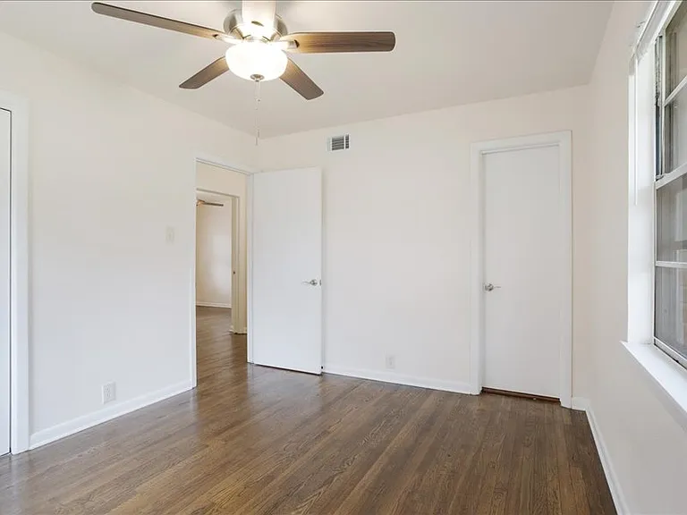 1924 Jones Cir — Photo 13