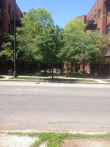 1st image of 5938 S King Dr Unit 3
