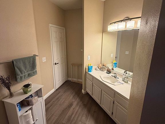 5th image of 900 S Meadows Pkwy APT 1723