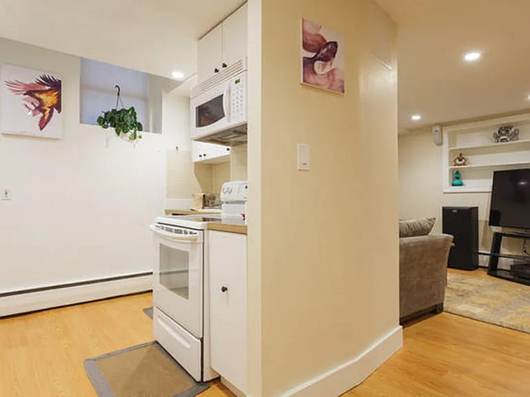 75 Park St #B — Photo 10