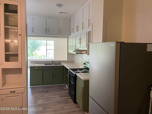 4th image of 1010 Angel St #A