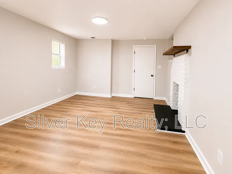 1719 Reed Rd — Photo 10