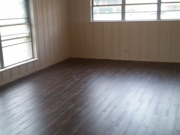 3rd image of 512 Highlands Dr