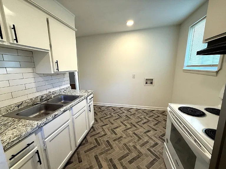 22 Claiborne St #A — Photo 4