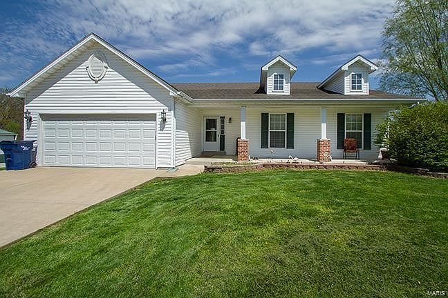 1st image of 121 Fawn Ridge Dr
