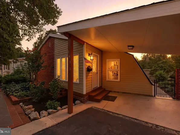 5511 Gwyn Pl, Alexandria, VA 22312