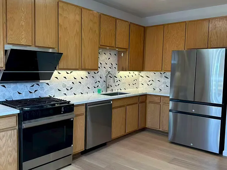 1302 Divisadero St — Photo 2