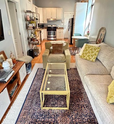 3rd image of 1448 N Wood St APT 2R