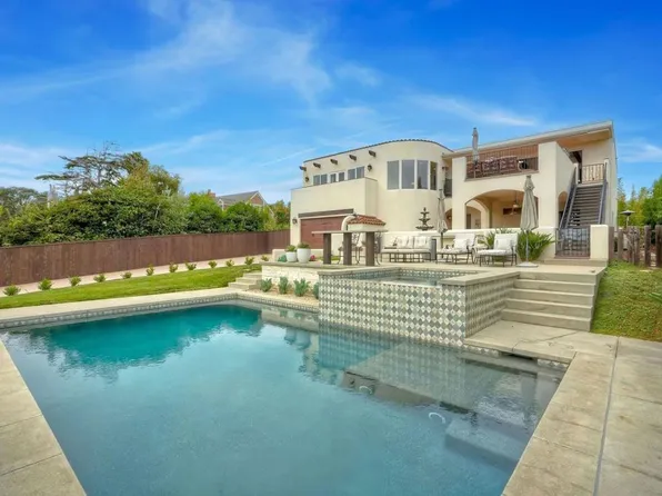 1007 Eolus Ave, Encinitas, CA 92024