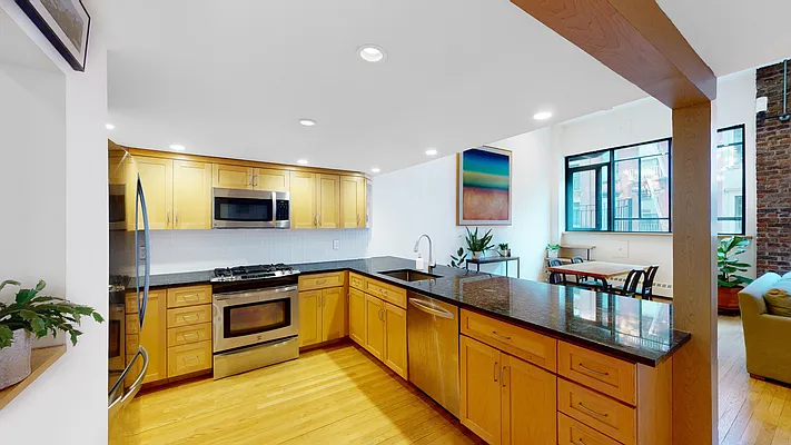 Rented by R New York | media 3