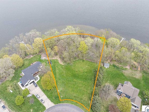 5th image of 114 E Bay Dr