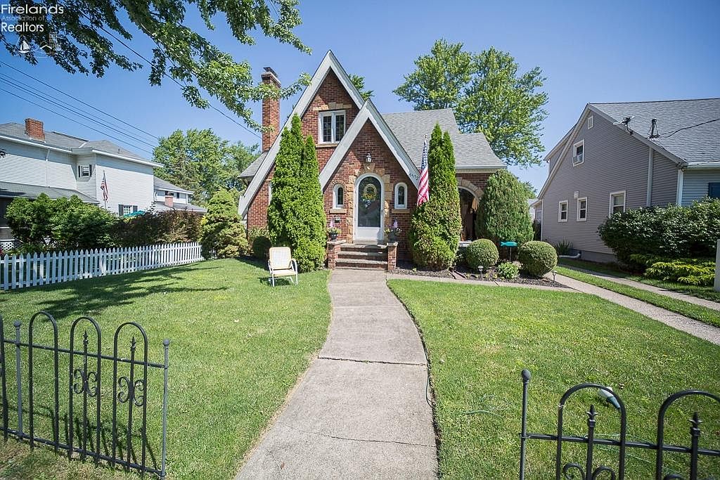 5572 South St, Vermilion, OH 44089 Zillow