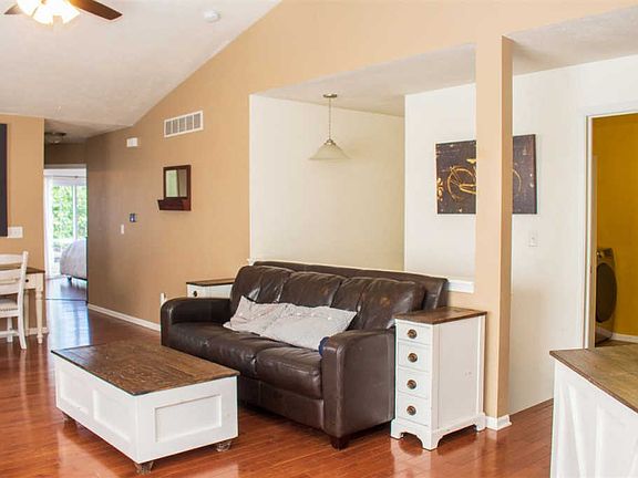 4th image of 2007 Westwick Cir