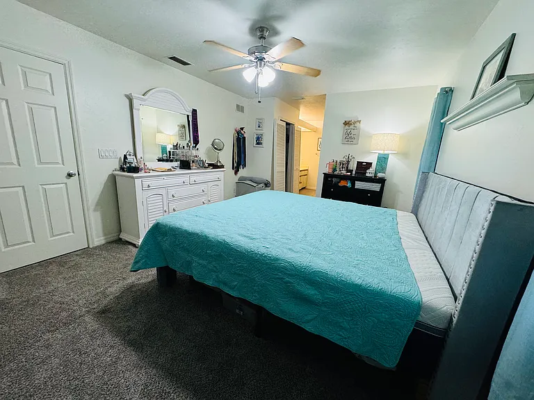 5715 Golden Gate Pkwy — Photo 6