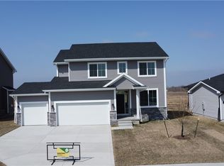 10125 Powell Ave, Johnston, IA 50131