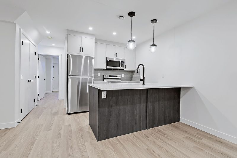 Calgary Apartment for rent - 1 Bedroom — photo 2
