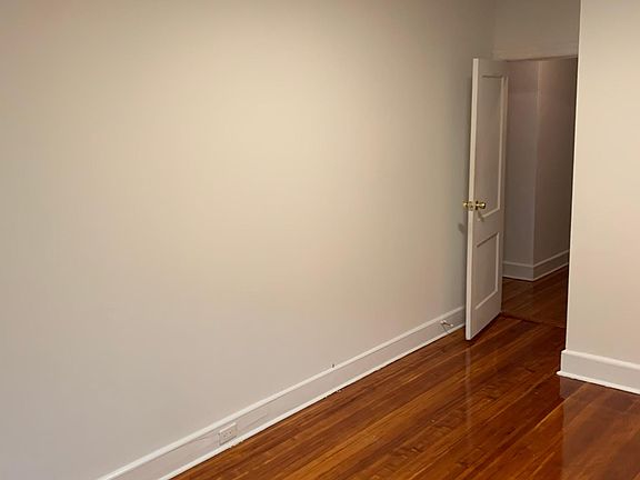 3rd image of 29 Loudoun St #1