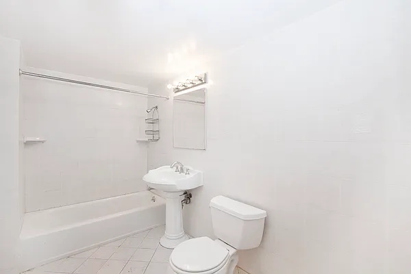 Rented by R New York | media 7