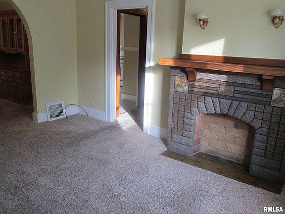 5th image of 719 W Corrington Ave