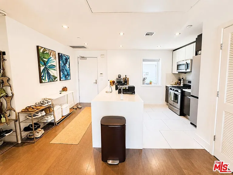 7857 W Manchester Ave #Penthouse 6 — Photo 10