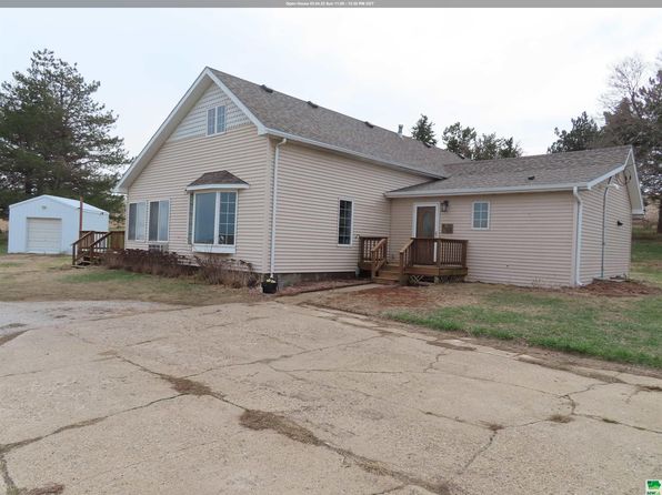 2135 Hancock Ave, Moville, IA 51039