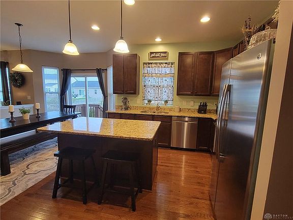 3rd image of 2568 Sunset Maple Dr