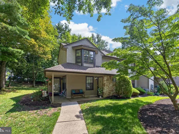 132 Basswood Ct, Warrington, PA 18976