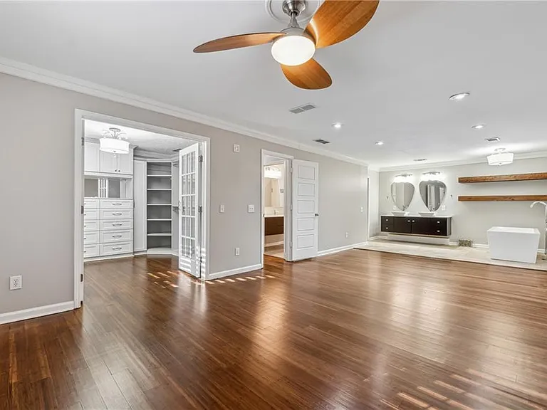 6895 Riverside Dr — Photo 23