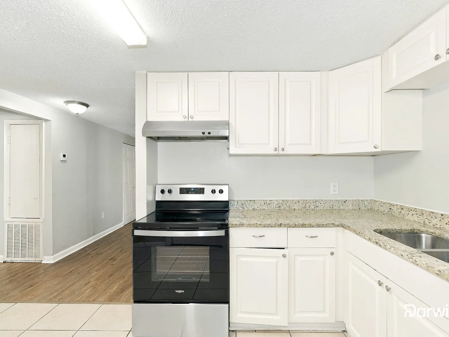 3 bed, 2.5 bath, 1725 sqft, $1,865 — Photo 2