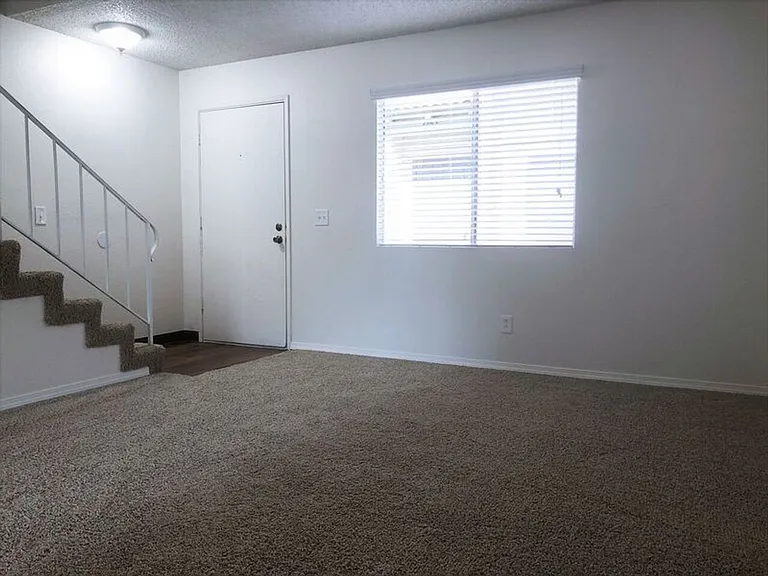 Lamar Garden Townhomes — Photo 9