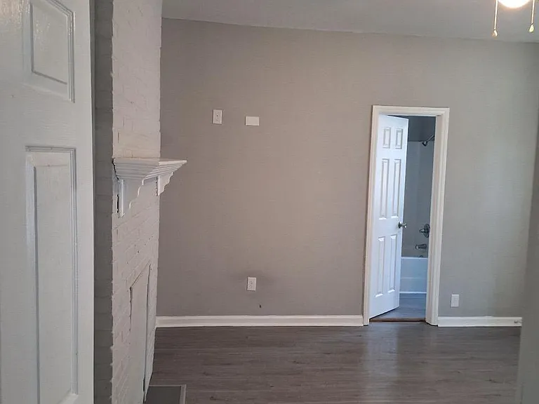 176 Clarendon St — Photo 8