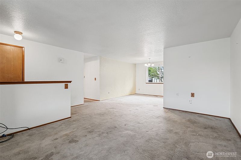 4th image of 15912 67th Street Ct E