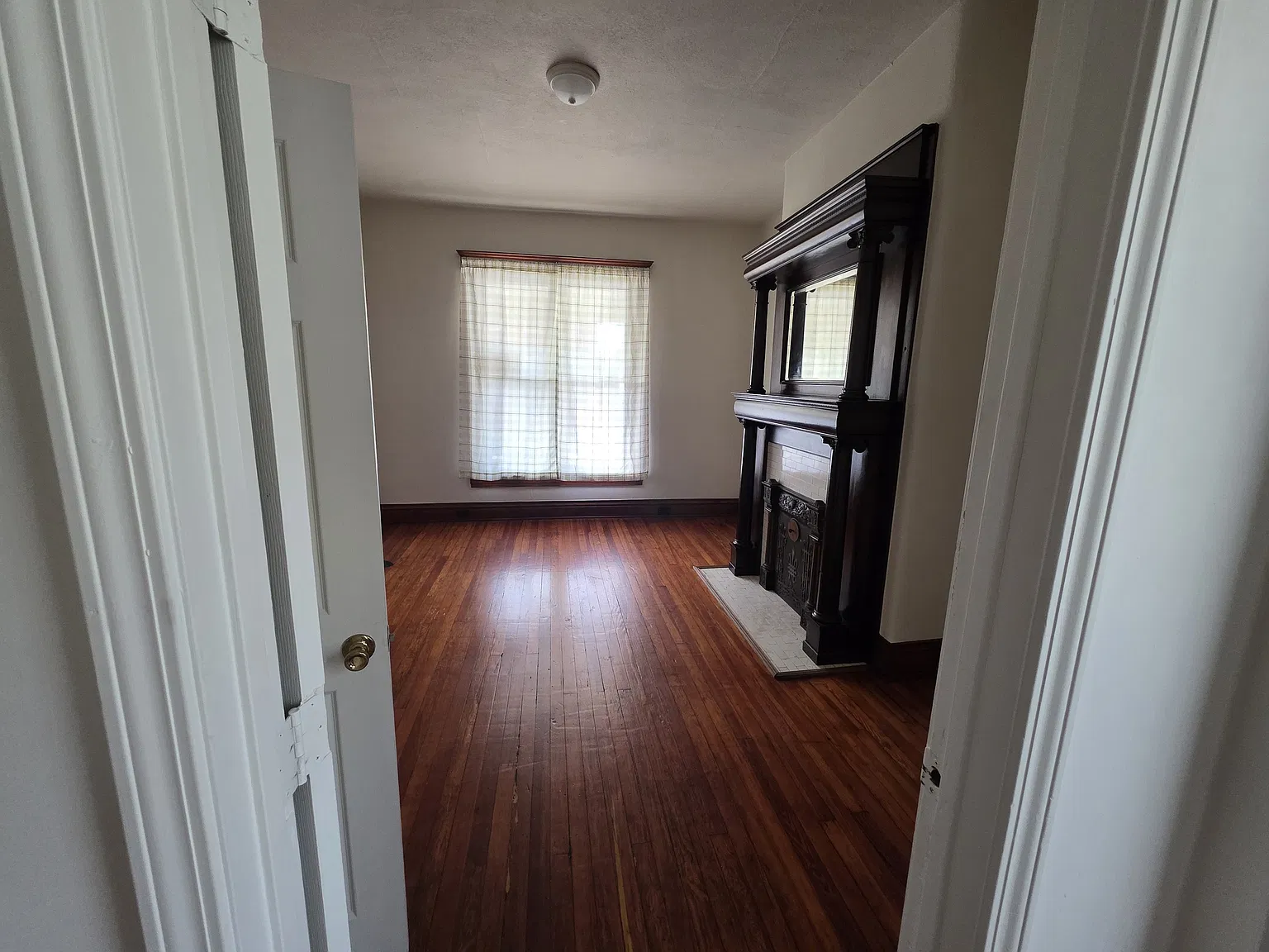 2 bed, 1100 sqft, $1,100 — Photo 2