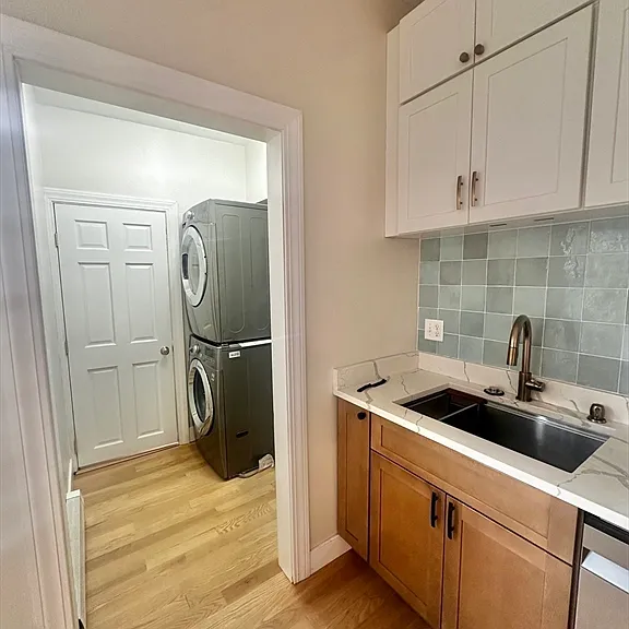 12 Story St #2 — Photo 5