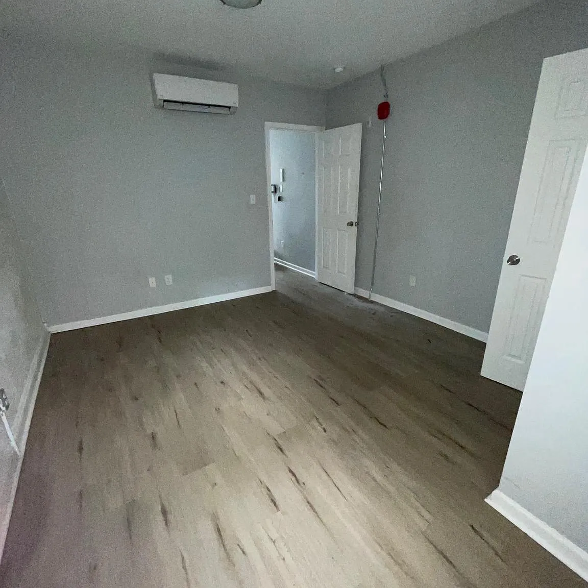 1 bed, 1.0 bath, 3400 sqft, $1,250 — Photo 4