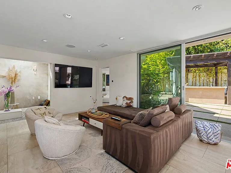 2766 Ellison Dr — Photo 15