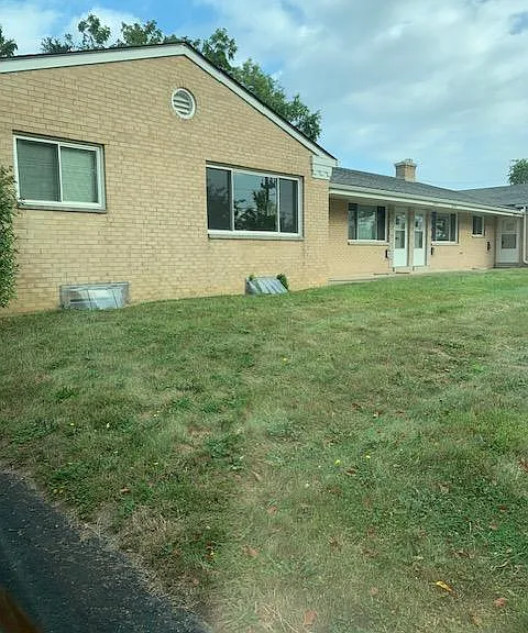 3255 Tremont Rd — Photo 1