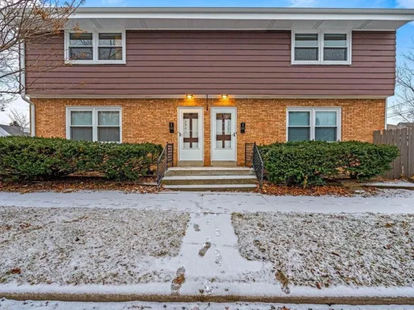 8901 W Wilbur Ave #8901, Milwaukee, WI 53228