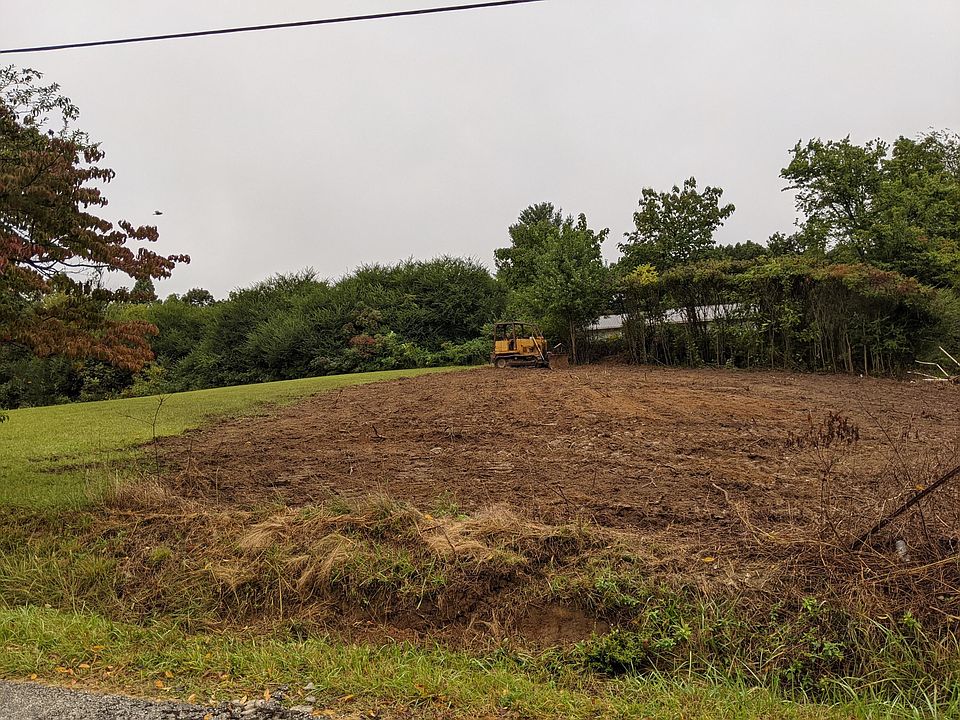 2nd image of Meadowview Dr