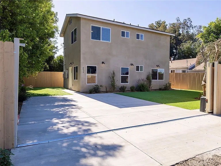 8434 Gothic St — Photo 1