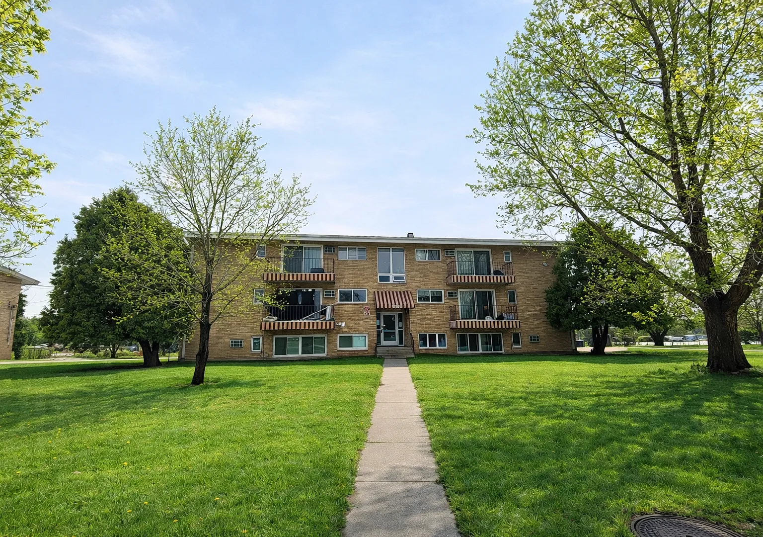 5211 Xerxes Ave N, Brooklyn Center, MN 55444 (12 Units) — Photo 1