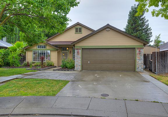 2nd image of 2885 Nunez Ct