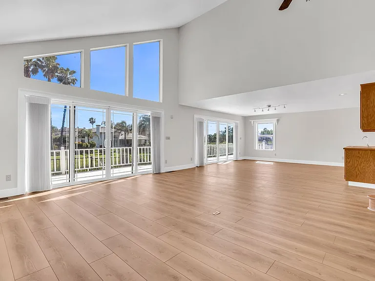 5650 Edgeview Dr — Photo 18