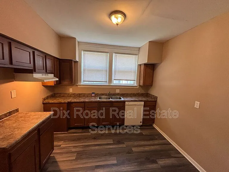 11169 Maple St — Photo 15