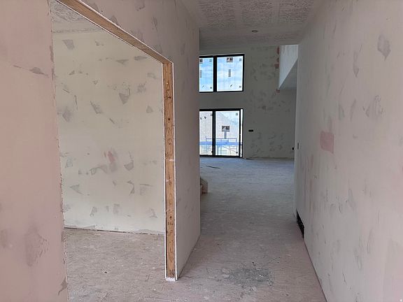 2nd image of 2693 N Burns Ln