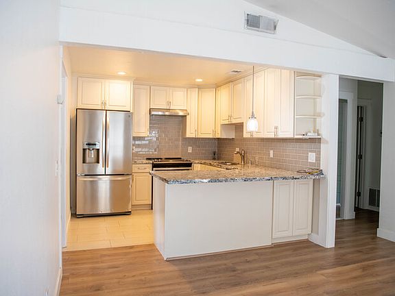5th image of 9720 Greensboro Cir