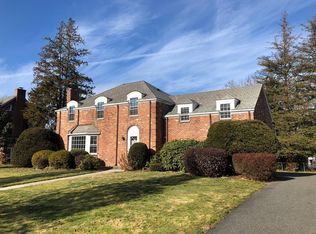 16 Meadowbrook Rd, Longmeadow, MA 01106