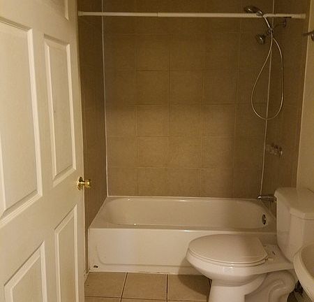 3rd image of 12308 Knight Dr