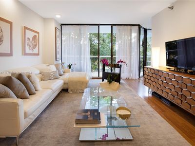 3640 Yacht Club Dr APT 304, Aventura, FL, 33180